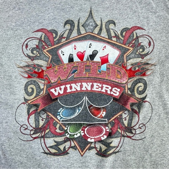 Carnival Players Club Men’s Wild Winners Gray Casino Tee - Picture 4 of 4